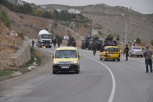 Tunceli'de Sivil Araca Ateş Açıldı: 1'i Polis 3 Ya galerisi resim 3