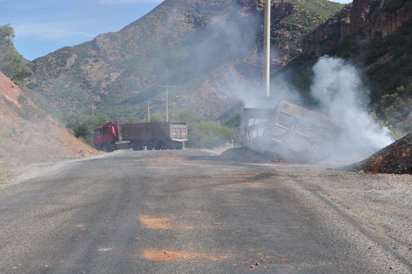 PKK'nın patlayıcı yerleştirdiği TIR infilak etti galerisi resim 1