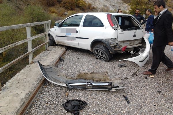 Tunceli-Erzincan karayolunda kaza galerisi resim 3