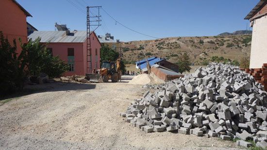 Hozat'ta Parke Taşı Döşeme Çalışmaları galerisi resim 2