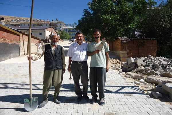 Hozat'ta Parke Taşı Döşeme Çalışmaları galerisi resim 4