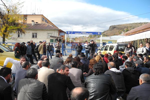 Tunceli'de Gözaltı Protestosu galerisi resim 3