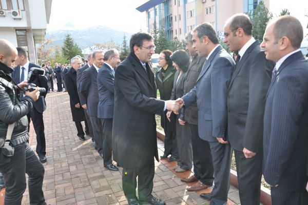 Belediye Başkanı Şahin’den Gözaltı Çıkışı galerisi resim 4