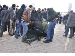 Polis’ten Öğrencilere Orantısız Güç