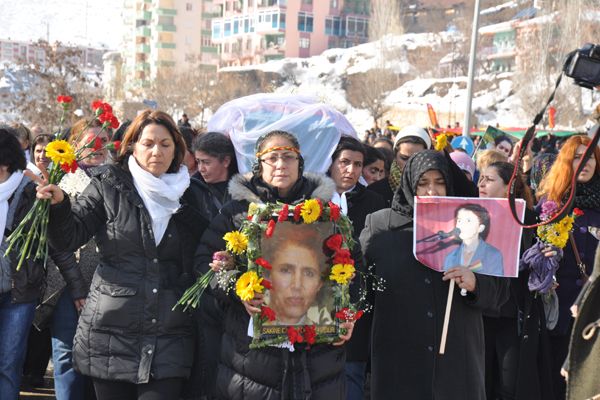 Sakine cansız toprağa verildi galerisi resim 5