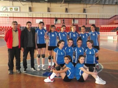 Bayan  Voleybol Takımlarından  bir galibiyet bir m galerisi resim 2