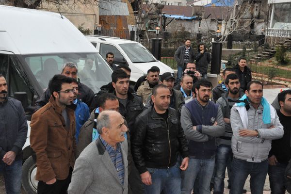 Dersimspor Taraftarından Çelenkli Protesto galerisi resim 2