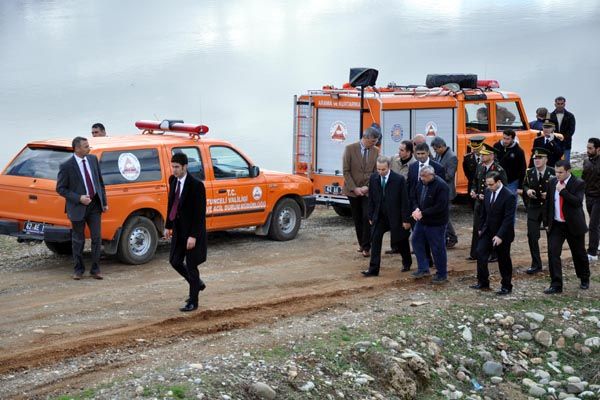 Munzur Çayı’na düşen Metin’i arama çalışmaları sür galerisi resim 1