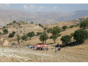 Toplu mezar kazısında ilk kemiklere ulaşıldı