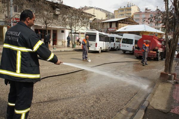 Belediye Ekipleri, Bahar Temizliğine Başladı galerisi resim 1