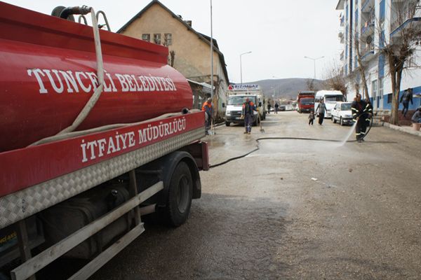 Belediye Ekipleri, Bahar Temizliğine Başladı galerisi resim 2