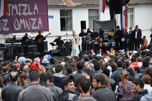 Candan Erçetin Tuncelileri coşturdu galerisi resim 2