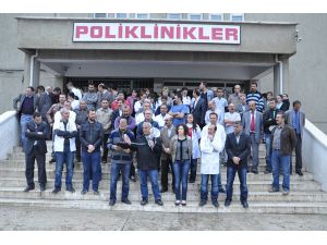 Sağlık çalışanları, kadın doktora şiddeti protesto