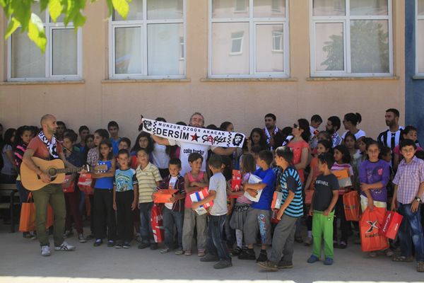 Dersim Çarşı Grubu'ndan Öğrencilere Karne Hediyesi galerisi resim 4