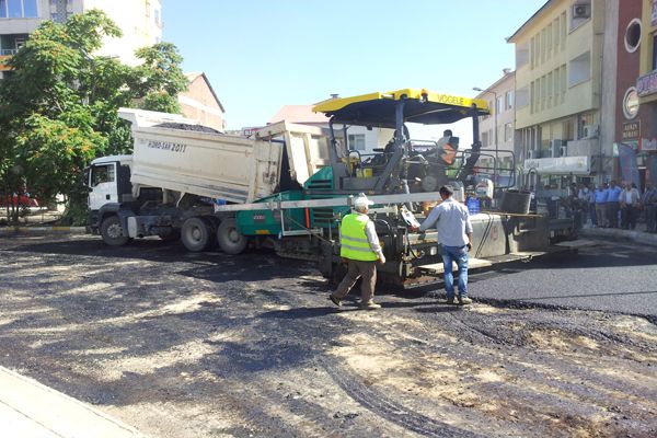 Cumhuriyet Caddesi’nde Asfaltlama Çalışması galerisi resim 3