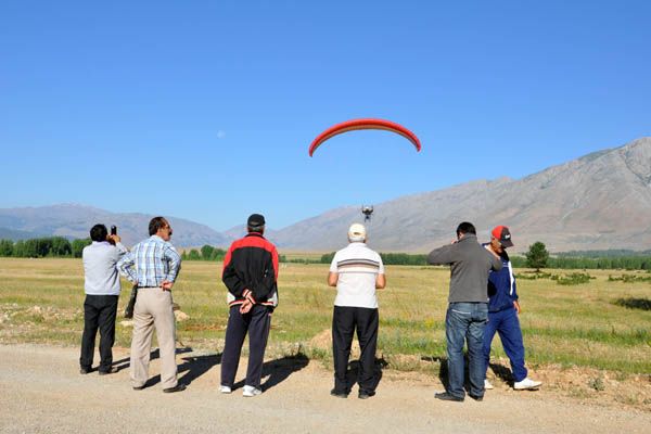 Ovacık'ta Paramotorla Uçuş Yapıldı galerisi resim 1