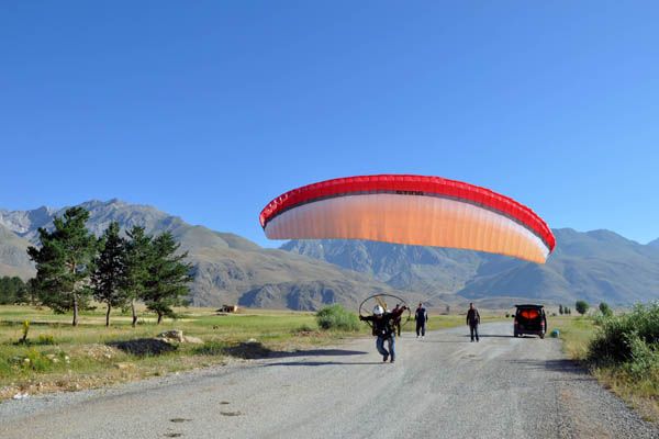 Ovacık'ta Paramotorla Uçuş Yapıldı galerisi resim 2