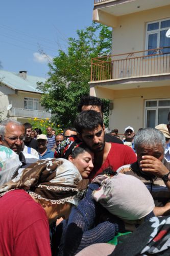 Cesedi bulunan taksici toprağa verildi galerisi resim 3