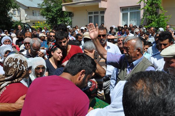 Cesedi bulunan taksici toprağa verildi galerisi resim 4