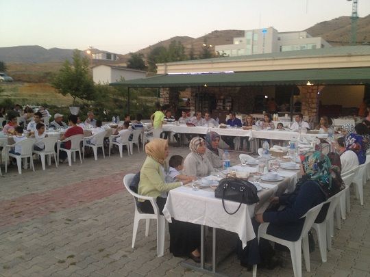 Pertek Kaymakamından iftar galerisi resim 2