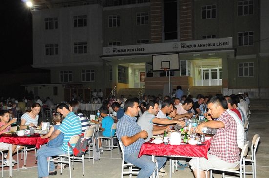 Munzur Eğitim Kurumları İftar Verdi galerisi resim 2