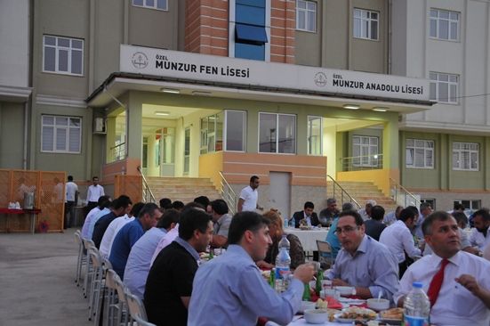 Munzur Eğitim Kurumları İftar Verdi galerisi resim 4