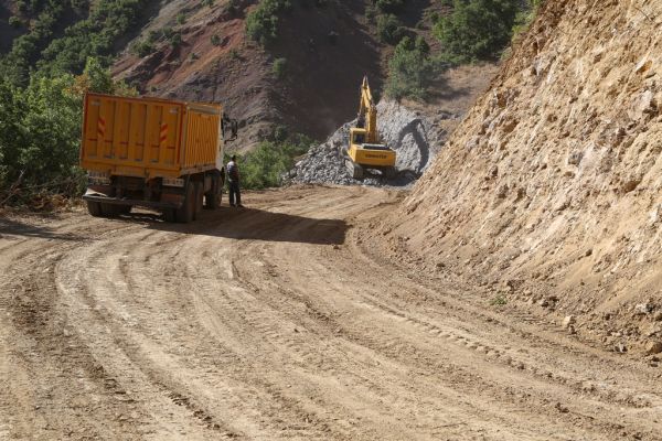 Tunceli'de Yol Yapım Çalışmaları galerisi resim 1