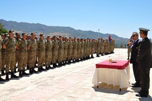 Vali Güner, bayramda vatandaşlarla biraraya geldi galerisi resim 1