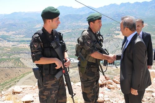 Vali Güner, bayramda vatandaşlarla biraraya geldi galerisi resim 9