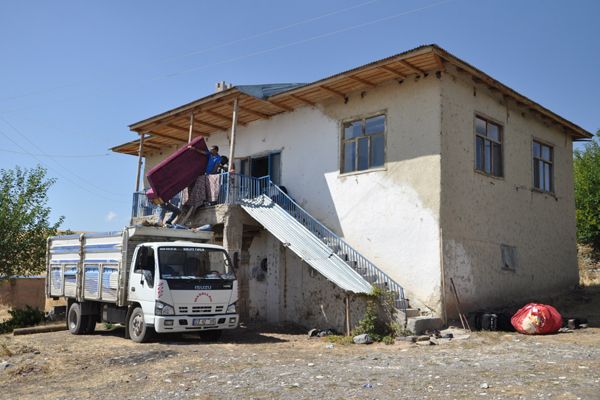 Yaşlı Çiftin Evleri Sular Altında Kalacak galerisi resim 2