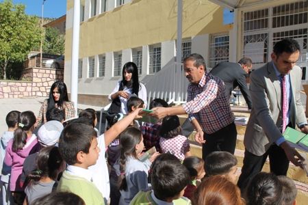 Hozat’ta Öğrencilere Kırtasiye Yardımı galerisi resim 5