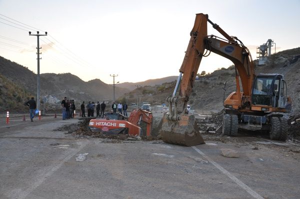 Su Arıza Giderme Çalışmaları Devam Ediyor galerisi resim 3