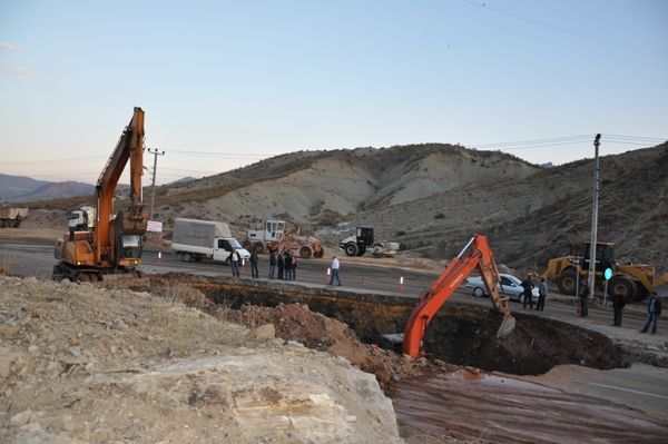 Su Arıza Giderme Çalışmaları Devam Ediyor galerisi resim 4