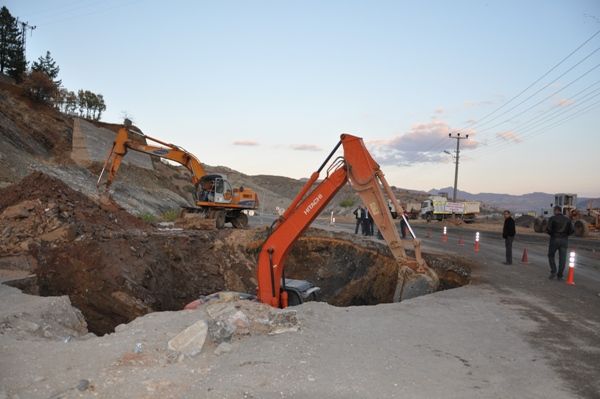 Su Arıza Giderme Çalışmaları Devam Ediyor galerisi resim 5