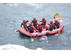 Munzur Çayında Rafting