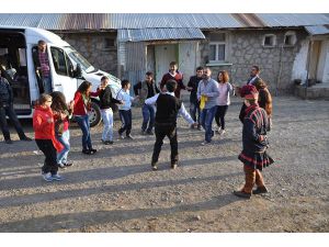 İsveçli Turistler, Tunceli'de Dağ Köyünü ziyaret e