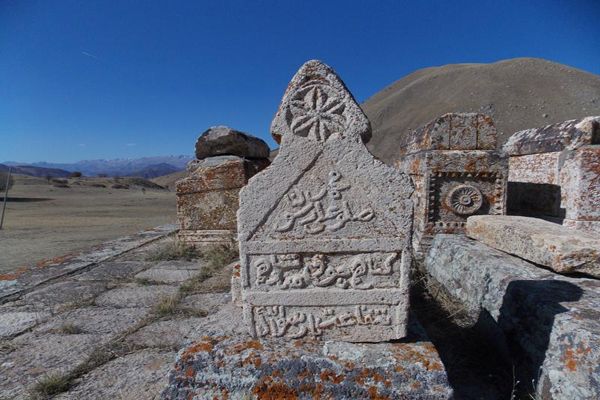 Pülümür Kaymakamı Çeviren, tarihi mezarları incele galerisi resim 2