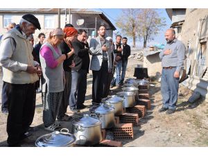 Göktepe köyünde aşure ve kurban için kazanlar kuru