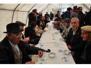 Tunceli Belediyesi 3 Bin Kişiye Aşure Dağıttı