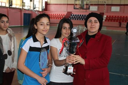 Okul Sporları Badminton Müsabakaları Sona Erdi galerisi resim 5