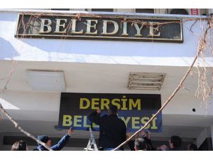 Tunceli Belediyesi’ne “Dersim” tabelası