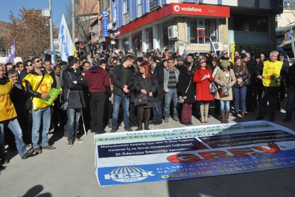 Halkbankası'na ayakkabı kutusu attı galerisi resim 2