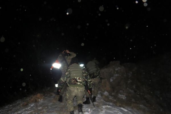 Kayalıklardan düşen kişi operasyonla kurtarıldı galerisi resim 4