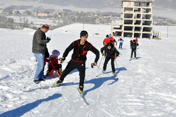 OVACIK'TA KAYAK SEZONU AÇILDI galerisi resim 3