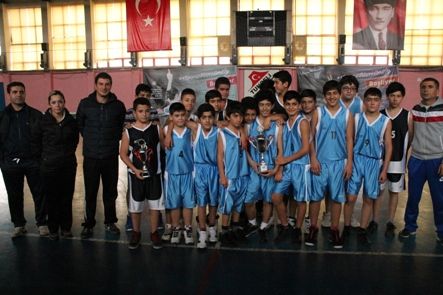 Basketbolda Şampiyon Kalan Orta okulu galerisi resim 3