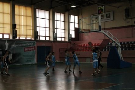 Basketbolda Şampiyon Kalan Orta okulu galerisi resim 5