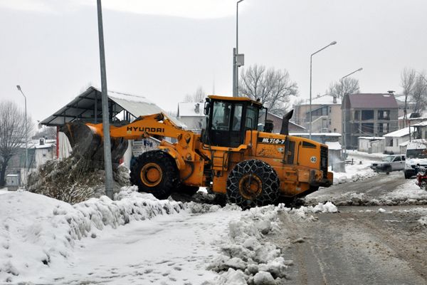 Ovacık'ta kar yağışı etkili oldu galerisi resim 4