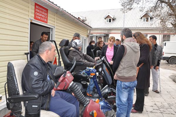 Tunceli Belediyesi'nden Engellilere Akülü Araç galerisi resim 5