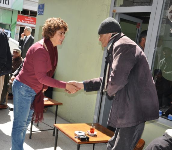 Belediye Eş başkanları Esnafları Gezerek teşekkür galerisi resim 3