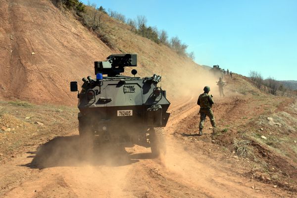 Tunceli’de önceden yola döşenmiş bomba imha edildi galerisi resim 3